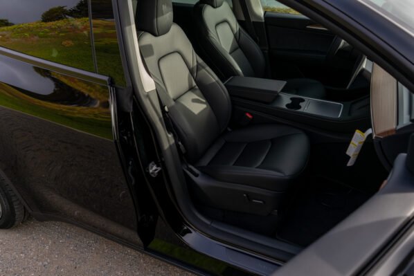 Tesla Model Y - 7 Seater - Image 8