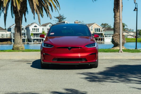 Tesla Model X - Image 3