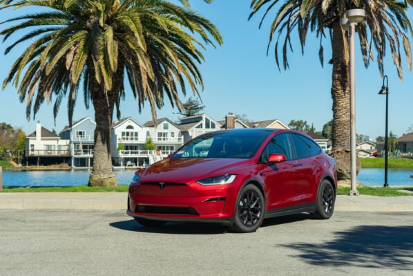 Tesla Model X - Image 4