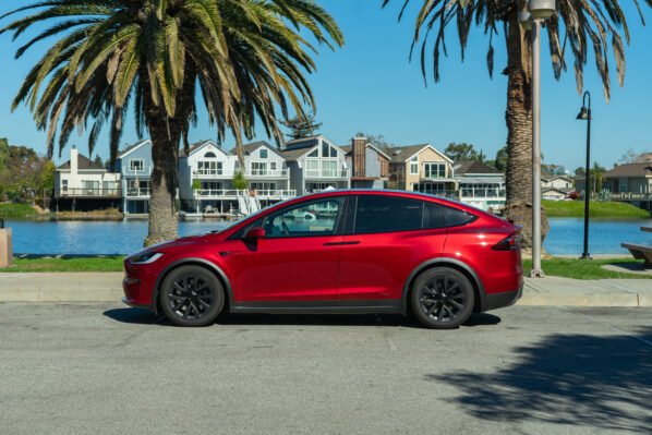 Tesla Model X - Image 5