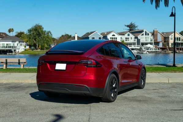 Tesla Model X - Image 8