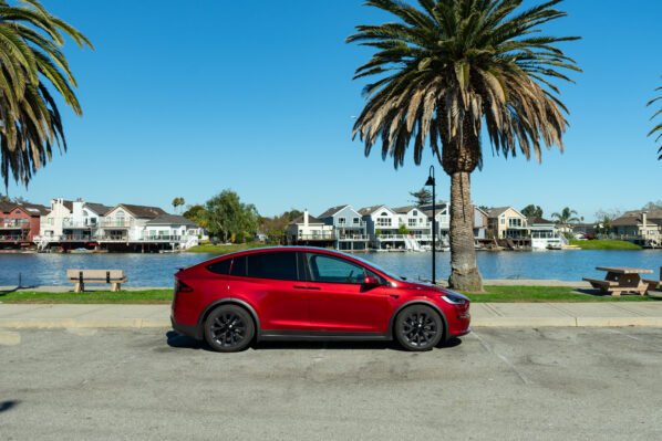 Tesla Model X - Image 9