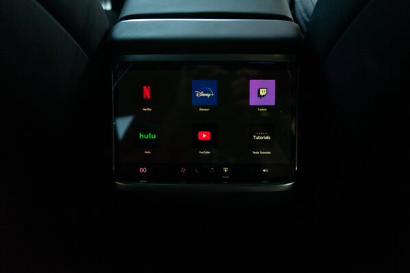 Tesla Model X - Image 22