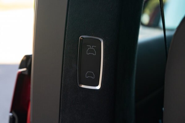 Tesla Model X - Image 21