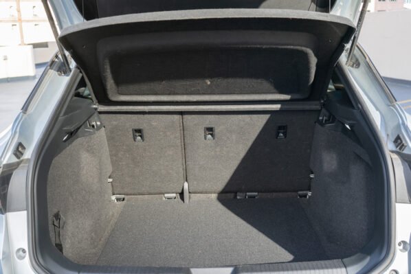 Volkswagen ID.4 Pro - Image 12