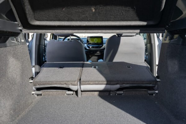 Volkswagen ID.4 Pro - Image 13